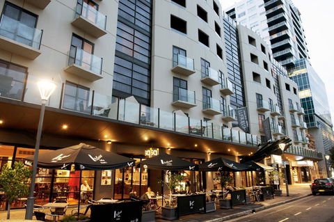 Mantra Hindmarsh Square - Accommodation Port Hedland 3