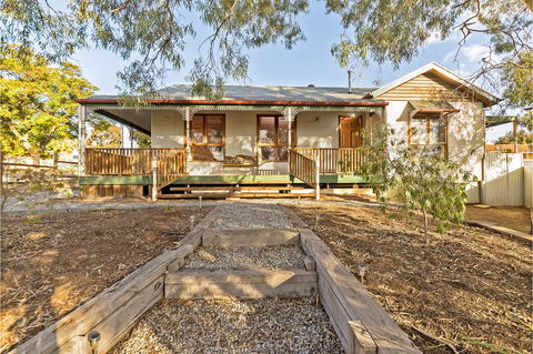 Rustic On 13th - Accommodation Port Hedland 0