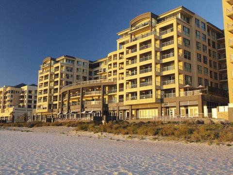 Oaks Glenelg Plaza Pier Suites - Accommodation Port Hedland 1