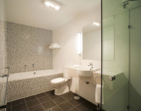 Adelaide Rockford - Accommodation Port Hedland 17