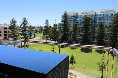 Beachside Luxury Getaway In Glenelg - Accommodation Port Hedland 14