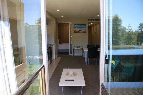 Beachside Luxury Getaway In Glenelg - Accommodation Port Hedland 3