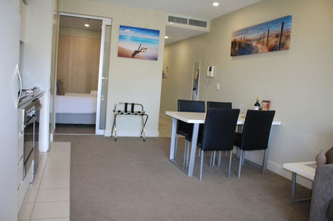 Beachside Luxury Getaway In Glenelg - Accommodation Port Hedland 4