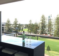 Beachside Luxury getaway in Glenelg - Accommodation Port Hedland