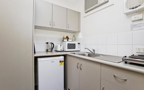 Glenelg Oasis Studios - Accommodation Port Hedland 10