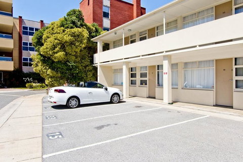 Glenelg Oasis Studios - Accommodation Port Hedland 6