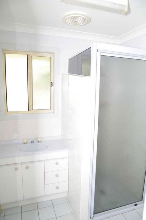 Bellhaven 1, 17 Willow Street - Accommodation Port Hedland 5