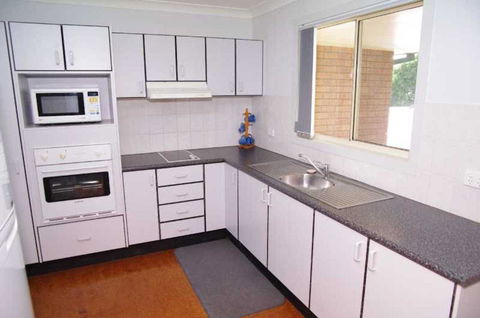 Bellhaven 1, 17 Willow Street - Accommodation Port Hedland 0