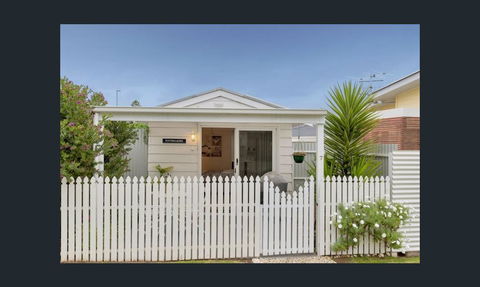 Wintergarden Beach Cabin - Accommodation Port Hedland 3