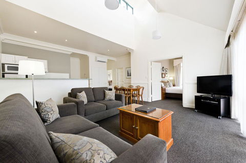 Majestic Old Lion Apartments - Accommodation Port Hedland 6