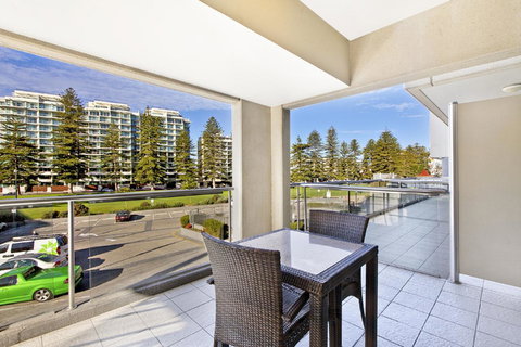 Glenelg Seaside Apartment - Accommodation Port Hedland 11