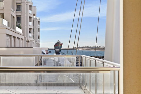 Glenelg Seaside Apartment - Accommodation Port Hedland 0