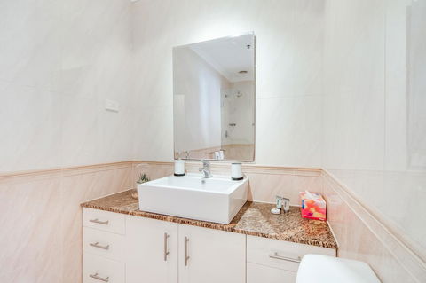 York Apartments On Grenfell - Accommodation Port Hedland 13