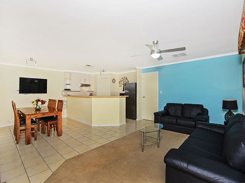 Lakeside - Encounter Bay - Accommodation Port Hedland 5