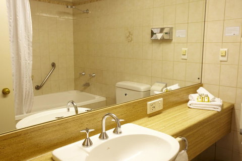 Comfort Hotel Adelaide Meridien - Accommodation Port Hedland 12