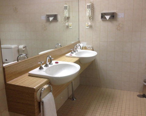 Comfort Hotel Adelaide Meridien - Accommodation Port Hedland 5