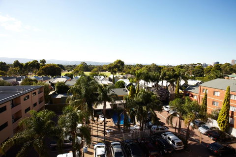 Comfort Hotel Adelaide Meridien - Accommodation Port Hedland 2