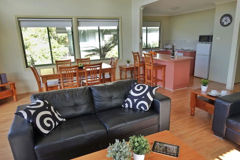 SkyView Villa - Accommodation Port Hedland 7