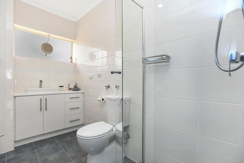 The Dolphins Beachfront Apartments - Accommodation Port Hedland 15