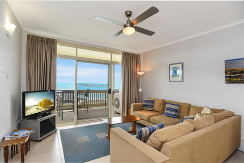 The Dolphins Beachfront Apartments - Accommodation Port Hedland 13