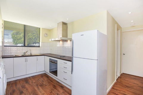 The Dolphins Beachfront Apartments - Accommodation Port Hedland 16