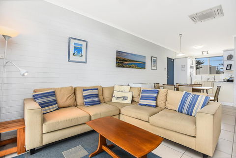 The Dolphins Beachfront Apartments - Accommodation Port Hedland 11