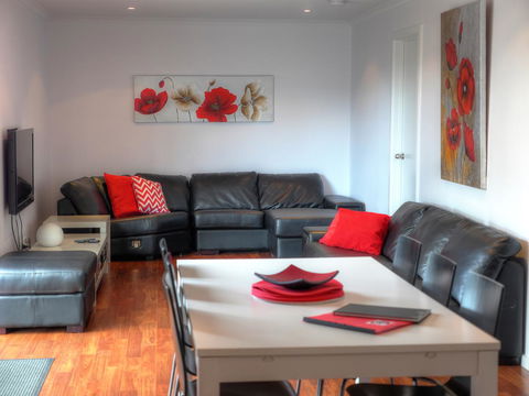 Home On Torrens - Accommodation Port Hedland 24
