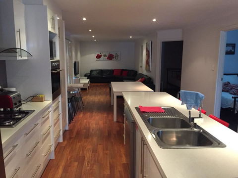 Home On Torrens - Accommodation Port Hedland 1