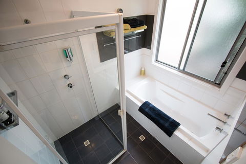 Coorong Waterfront Retreat - Accommodation Port Hedland 11