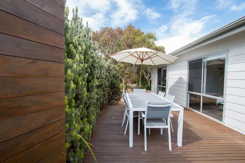 Coorong Waterfront Retreat - Accommodation Port Hedland 16