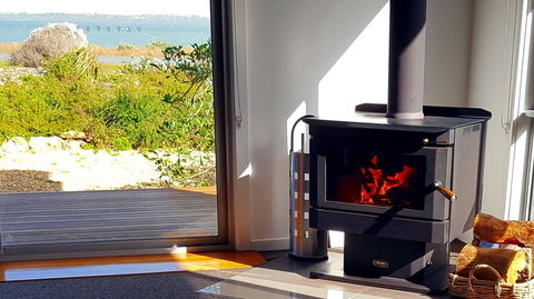 Coorong Waterfront Retreat - Accommodation Port Hedland 1