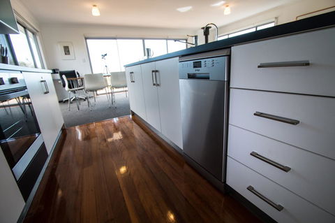 Coorong Waterfront Retreat - Accommodation Port Hedland 10