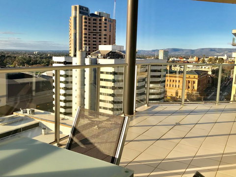 Adelaide DressCircle Apartments - North Terrace - Accommodation Port Hedland 4