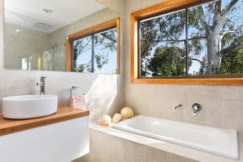Port Of Call - Port Willunga - C21 SouthCoast Holidays - Accommodation Port Hedland 8