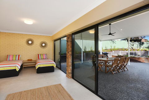 Port Of Call - Port Willunga - C21 SouthCoast Holidays - Accommodation Port Hedland 22