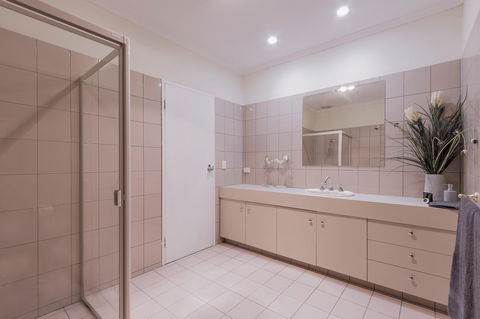 Adelaide Style Accommodation-Close To City-North Adelaide-3 Bdrm- FREE Parking - Accommodation Port Hedland 31