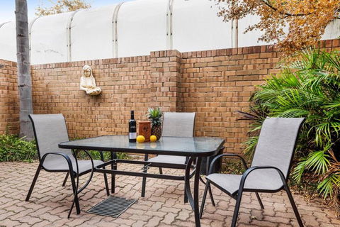 Adelaide Style Accommodation-Close To City-North Adelaide-3 Bdrm- FREE Parking - Accommodation Port Hedland 24
