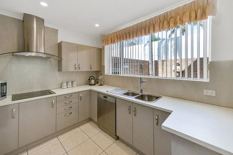 Adelaide Style Accommodation-Close To City-North Adelaide-3 Bdrm- FREE Parking - Accommodation Port Hedland 9