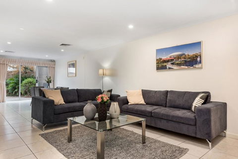Adelaide Style Accommodation-Close To City-North Adelaide-3 Bdrm- FREE Parking - Accommodation Port Hedland 0