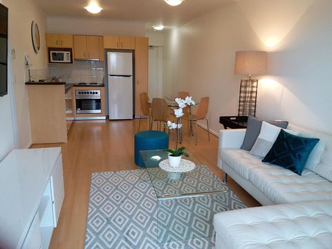 Spacious 4 BR And 2 Bathrooms City Apartment - Accommodation Port Hedland 12