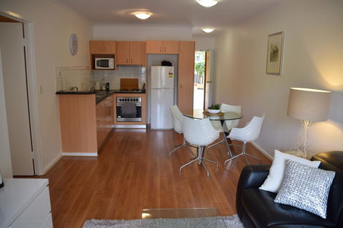 Spacious 4 BR And 2 Bathrooms City Apartment - Accommodation Port Hedland 18