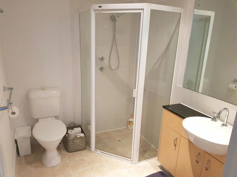 Spacious 4 BR And 2 Bathrooms City Apartment - Accommodation Port Hedland 5