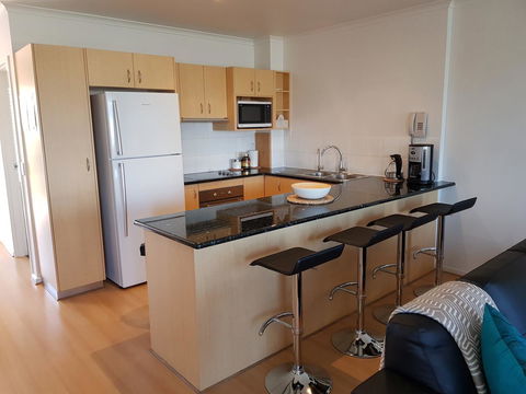 Spacious 4 BR And 2 Bathrooms City Apartment - Accommodation Port Hedland 2