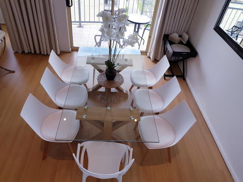 Spacious 4 BR And 2 Bathrooms City Apartment - Accommodation Port Hedland 1
