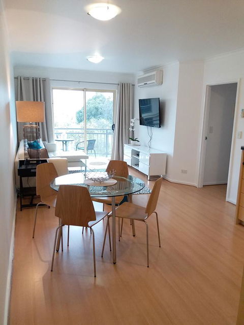 Spacious 4 BR And 2 Bathrooms City Apartment - Accommodation Port Hedland 13