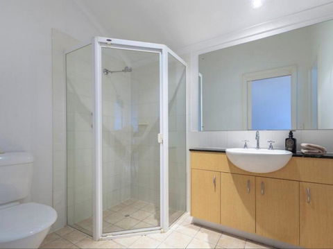 Spacious 4 BR And 2 Bathrooms City Apartment - Accommodation Port Hedland 9