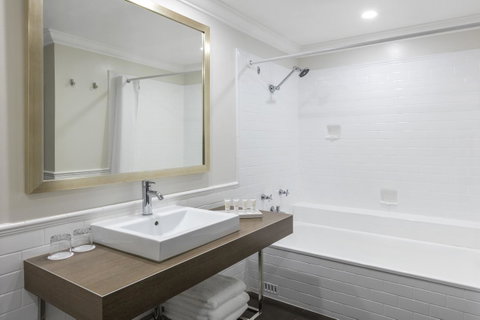 Crowne Plaza Terrigal Pacific, An IHG Hotel - Accommodation Port Hedland 6