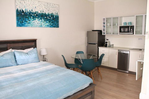 Smugglers Inn Studio Apartments - Accommodation Port Hedland 4