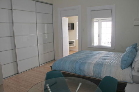 Smugglers Inn Studio Apartments - Accommodation Port Hedland 6