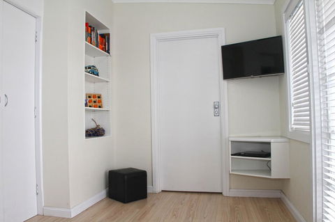 Smugglers Inn Studio Apartments - Accommodation Port Hedland 7
